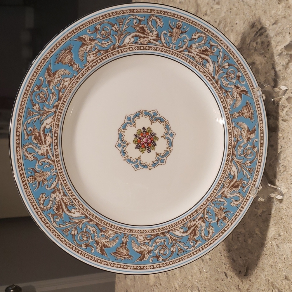 Never used Wedgwood Florentino Dinner Plate, this is an active pattern.